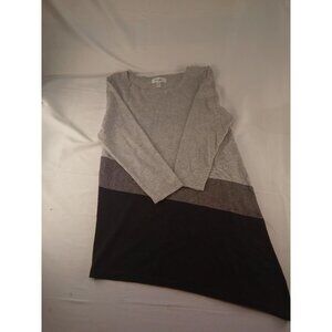 Woman's Dress Barn Gray Black Size Medium casual Crew Neck